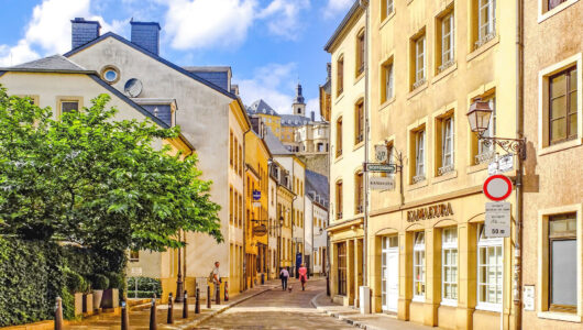 Luxembourg-street-2655706_1920